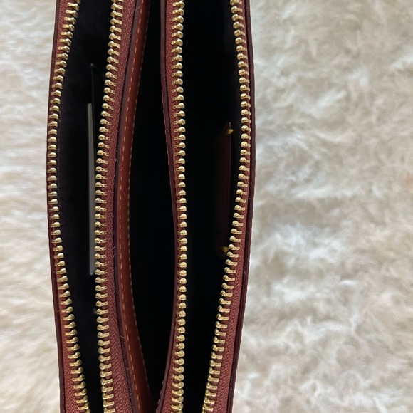 LIKE NEW COACH KIRA CROSSBODY with signature canvas. - Picture 7 of 12